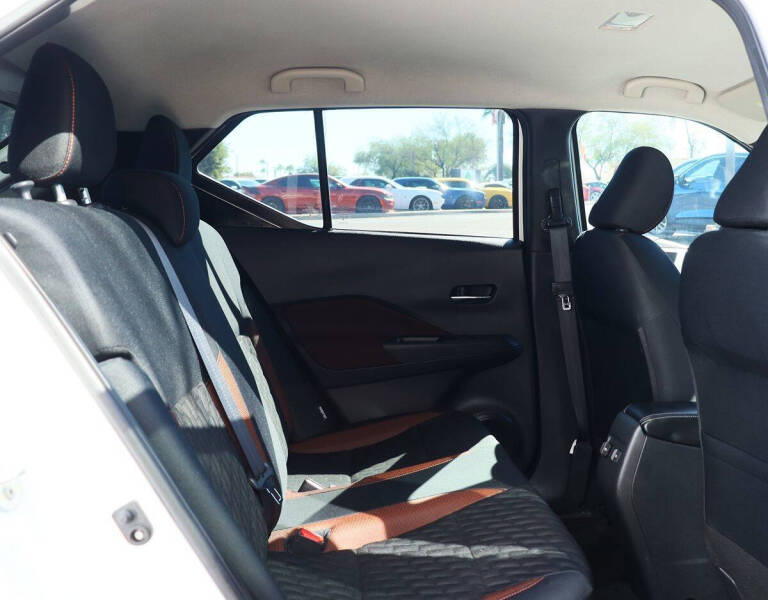 2023 Nissan Kicks SR