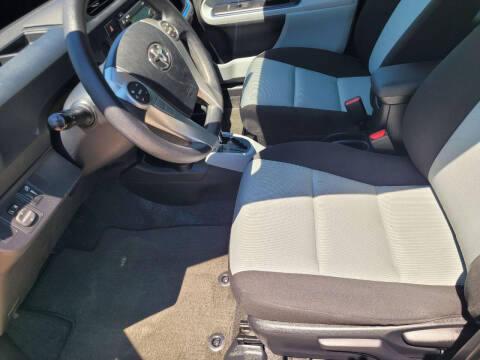 2013 Toyota Prius c