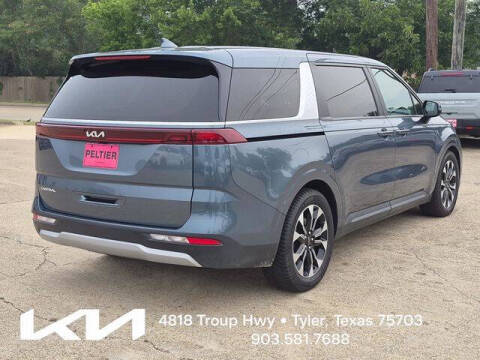 2024 Kia Carnival EX