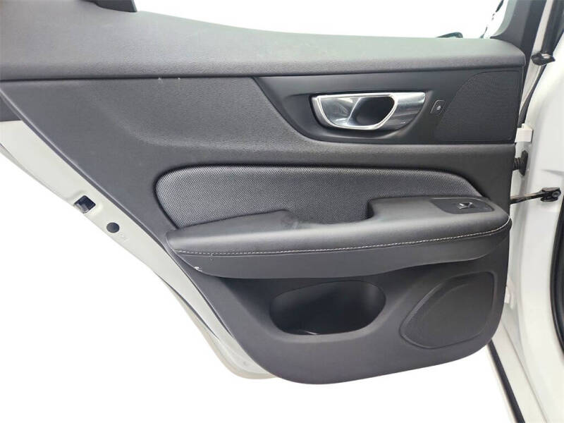 2019 Volvo S60 T6 R-Design