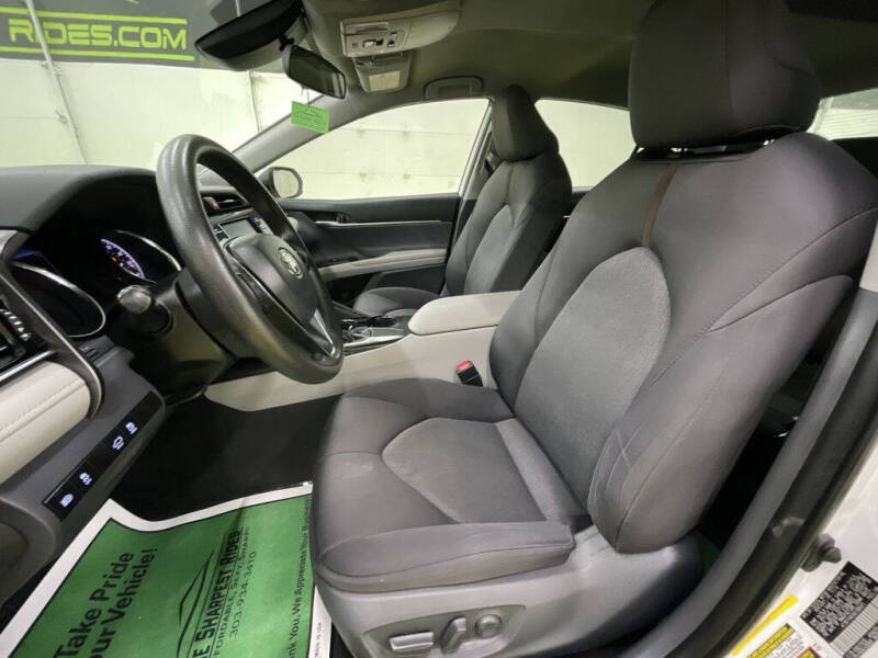 2019 Toyota Camry LE