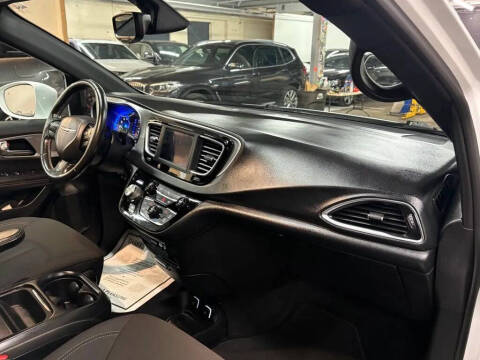 2019 Chrysler Pacifica Touring Plus