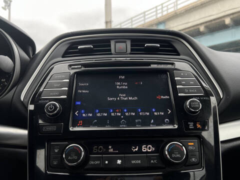 2017 Nissan Maxima 3.5 SR