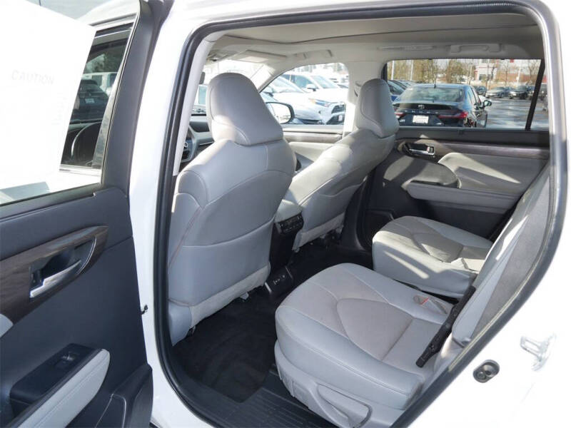 2022 Toyota Highlander Platinum