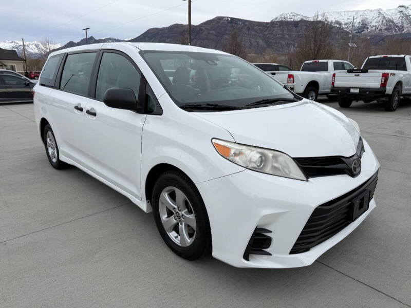 2018 Toyota Sienna L's photo