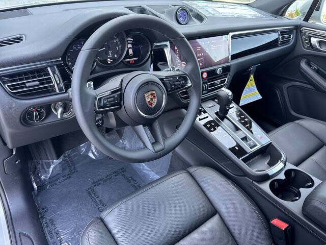 2025 Porsche Macan