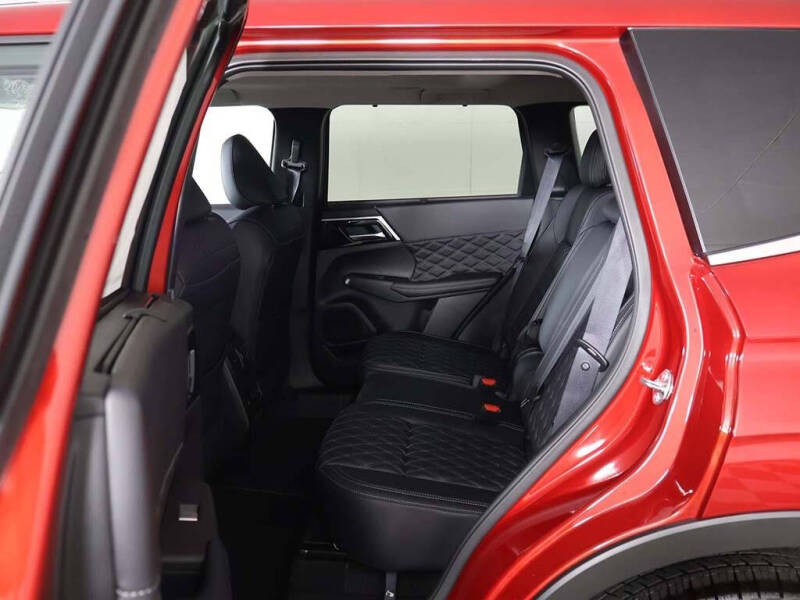 2025 Mitsubishi Outlander PHEV SEL