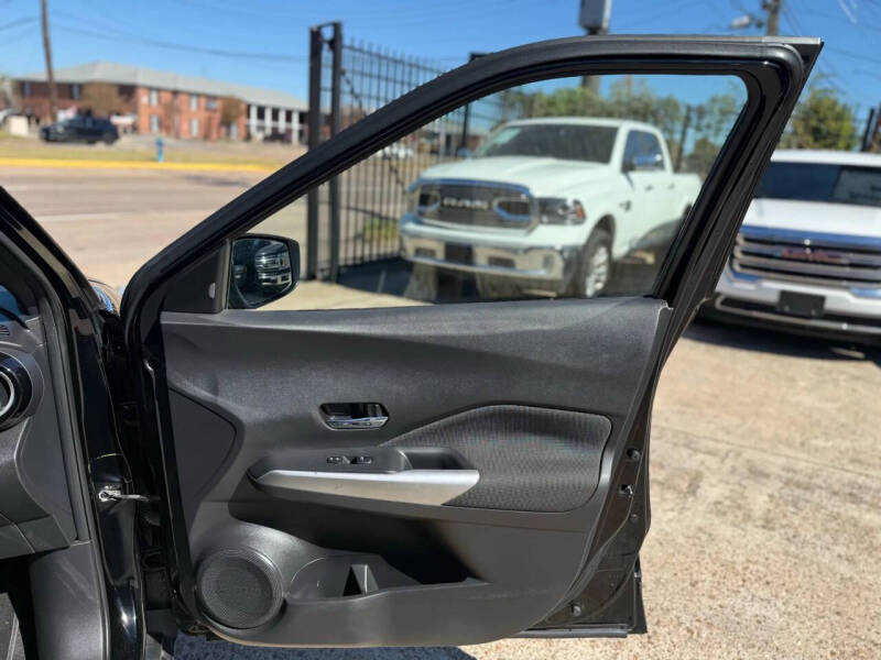 2020 Nissan Kicks SV