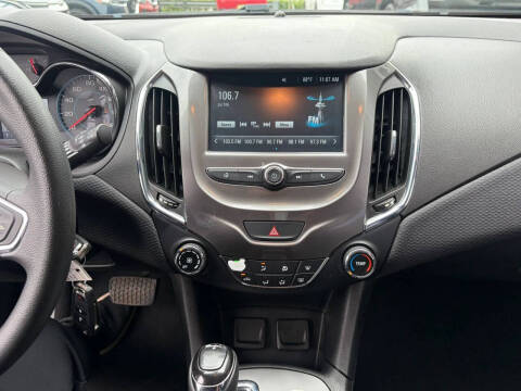 2017 Chevrolet Cruze LT Auto