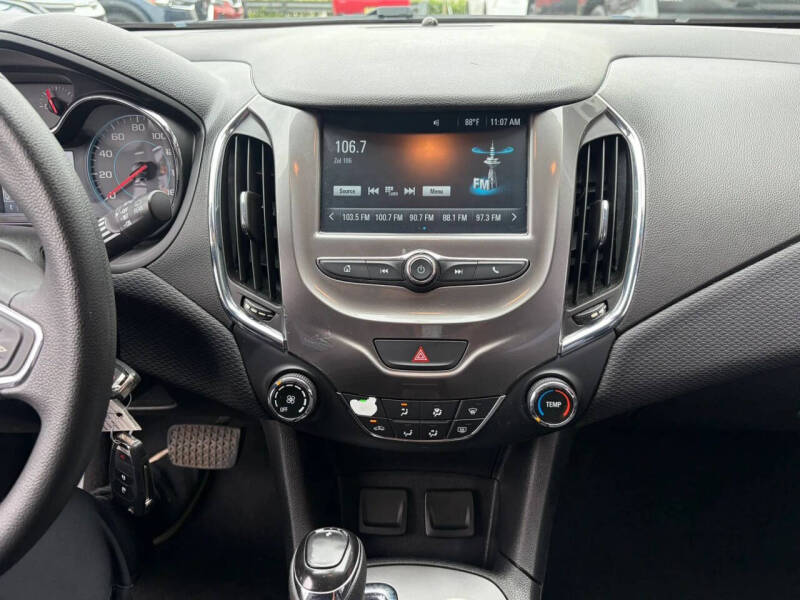 2017 Chevrolet Cruze LT Auto