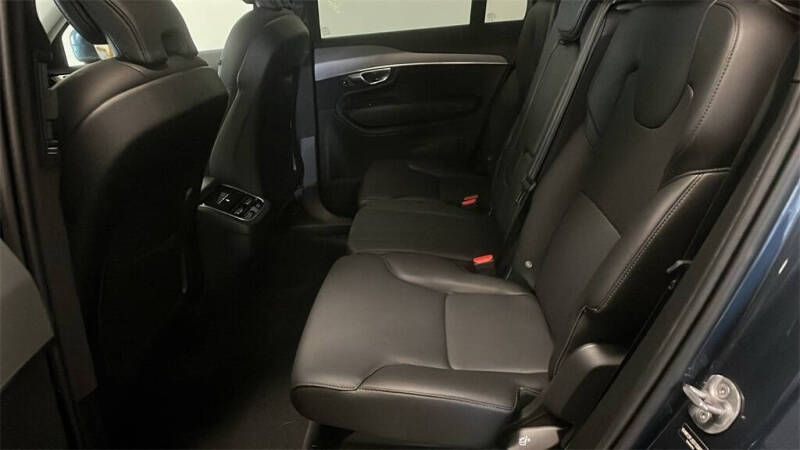 2025 Volvo XC90 B5 Core Bright Theme