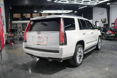 2016 Cadillac Escalade Luxury Collection