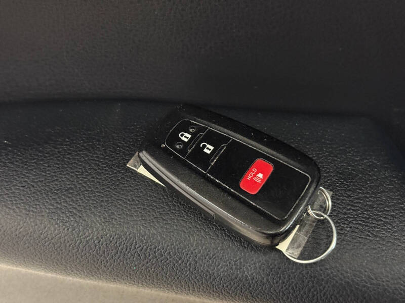 2019 Toyota Prius L Eco