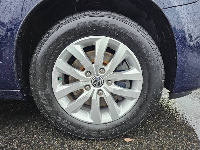 2012 Volkswagen Routan