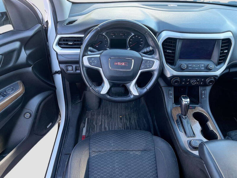 2018 GMC Acadia SLE-2