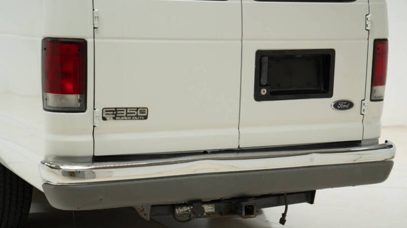2001 Ford E-Series E-350 SD XLT