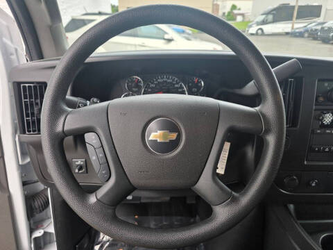 2025 Chevrolet Express 2500