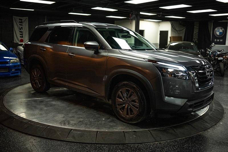 2024 Nissan Pathfinder SV