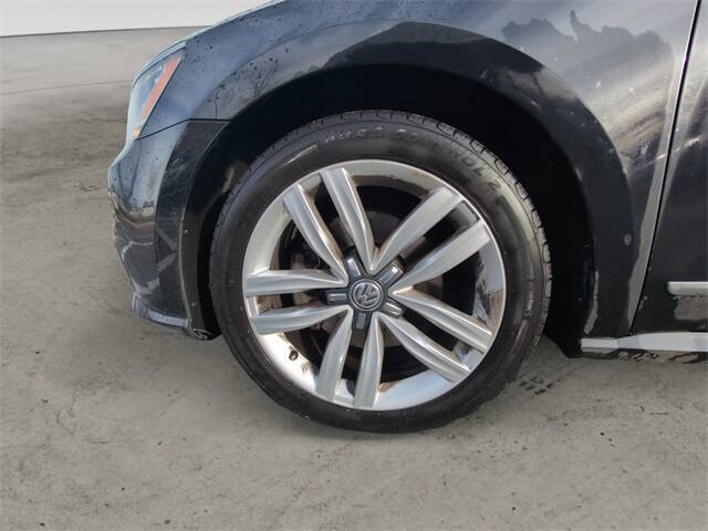 2017 Volkswagen Passat 1.8T SE