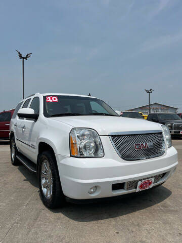 2010 GMC Yukon for sale at UNITED AUTO INC in South Sioux City NE