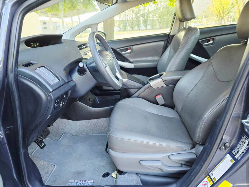 2014 Toyota Prius Plug-in Hybrid