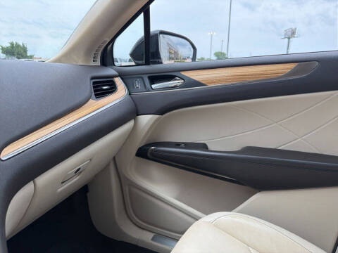 2016 Lincoln MKC Select
