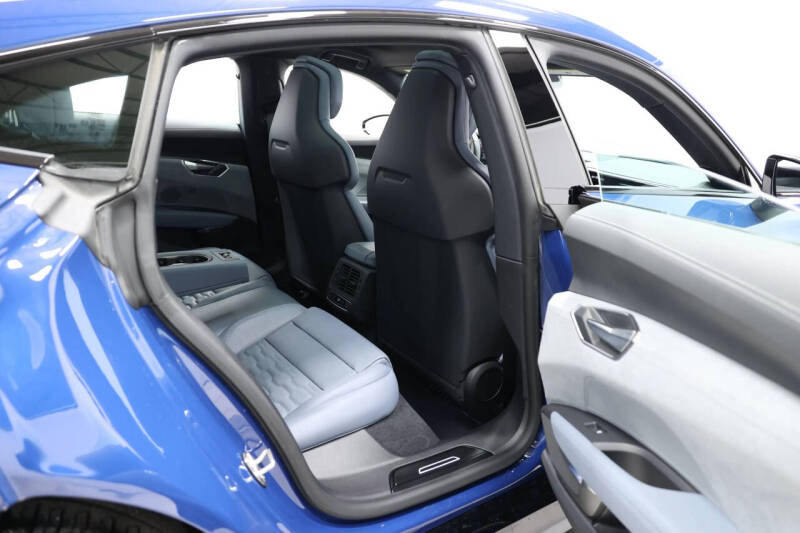 2024 Audi e-tron GT quattro Premium Plus