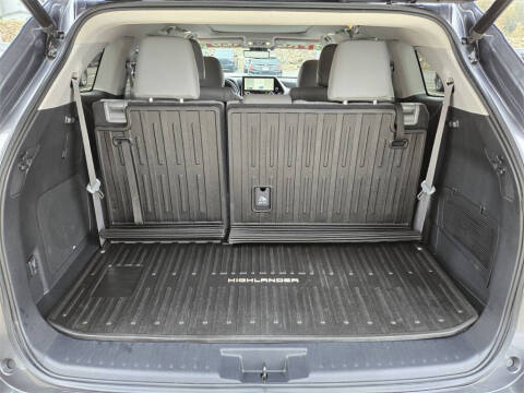 2023 Toyota Highlander Hybrid Platinum