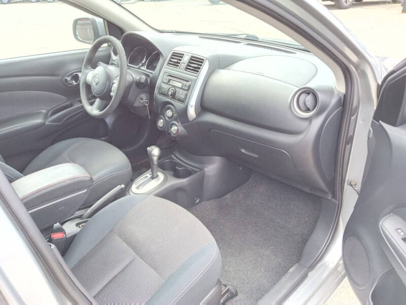 2014 Nissan Versa 1.6 SV