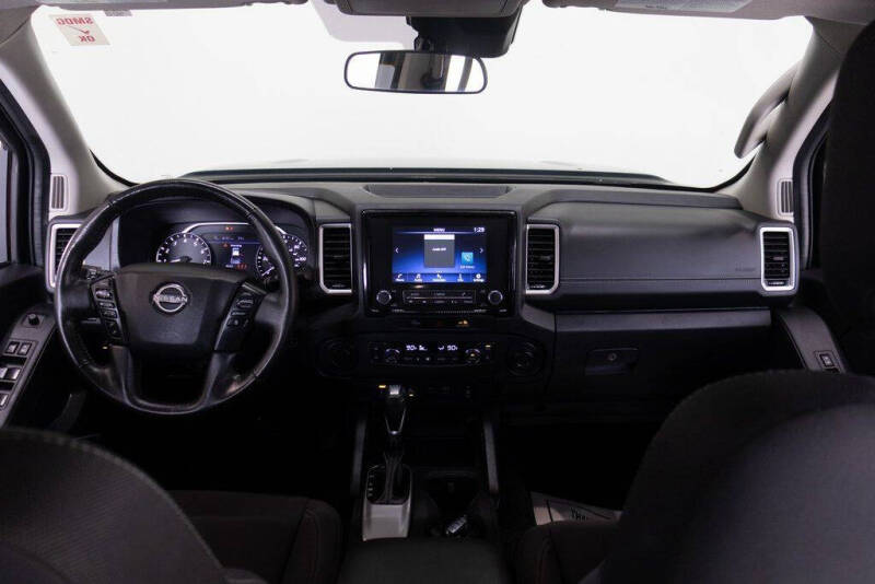 2024 Nissan Frontier SV