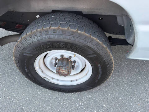 2006 Ford E-Series E-350 SD XLT