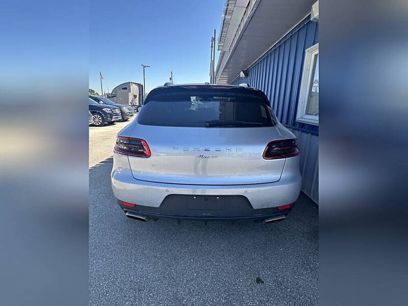 2017 Porsche Macan