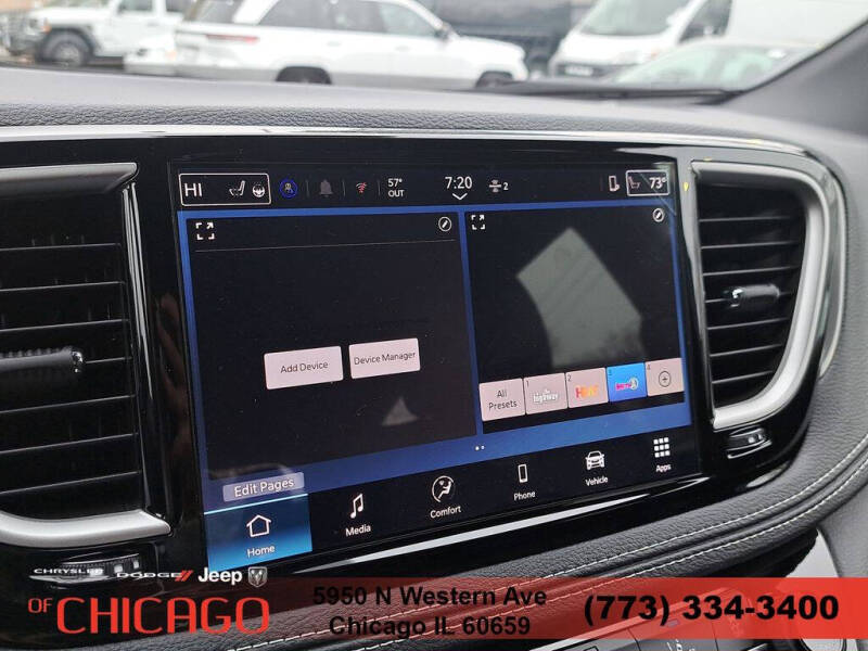 2026 Chrysler Pacifica Select