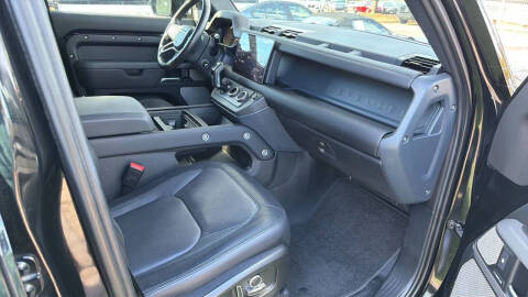 2024 Land Rover Defender 130 P400 X-Dynamic SE