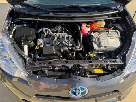 2014 Toyota Prius c Two