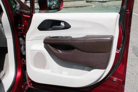 2021 Chrysler Pacifica Touring