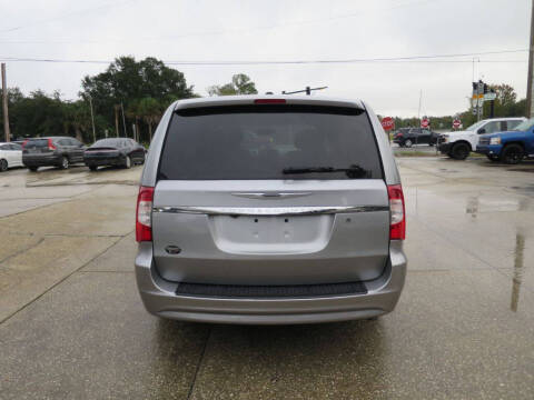 2016 Chrysler Town and Country S