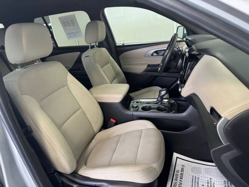 2022 Chevrolet Traverse LS