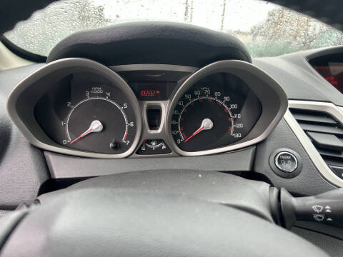 2011 Ford Fiesta SES