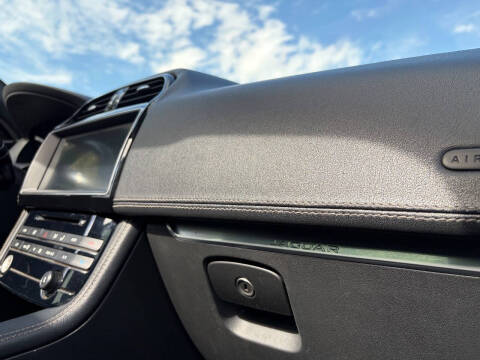 2018 Jaguar F-PACE S