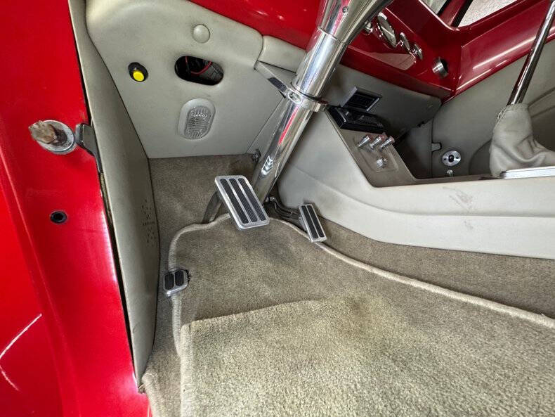 1939 Ford Deluxe