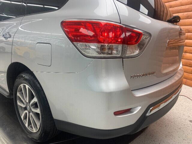 2016 Nissan Pathfinder SL