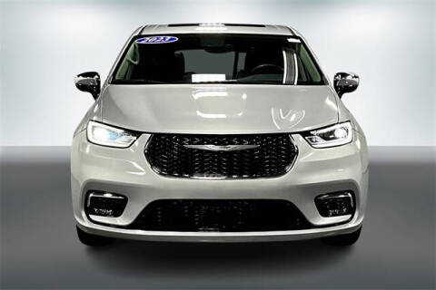 2023 Chrysler Pacifica Plug-In Hybrid Limited