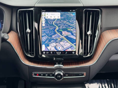 2024 Volvo XC60 B5 Plus Dark Theme