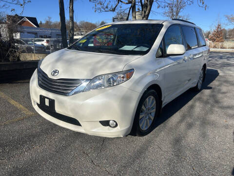 2015 Toyota Sienna XLE 7-Passenger