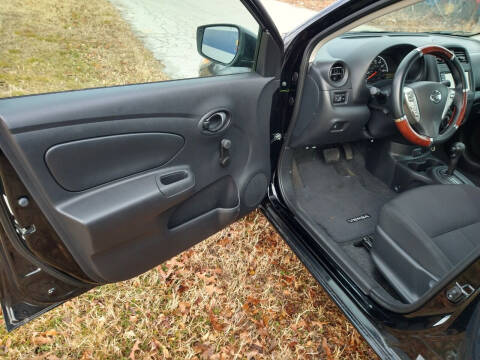 2019 Nissan Versa S Plus