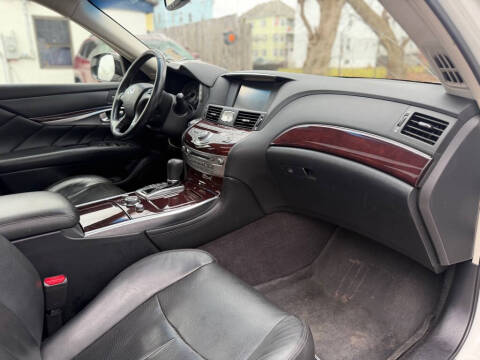 2015 Infiniti Q70 3.7