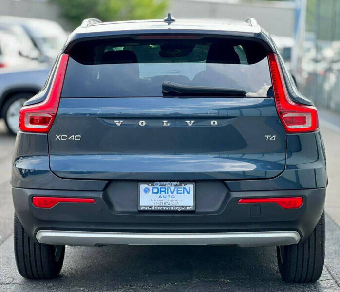 2021 Volvo XC40 T4 Momentum