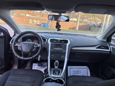 2015 Ford Fusion SE
