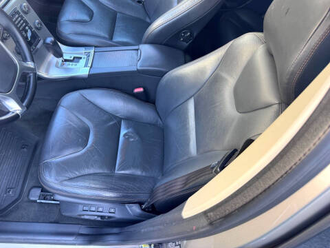 2012 Volvo XC60 3.2 Platinum